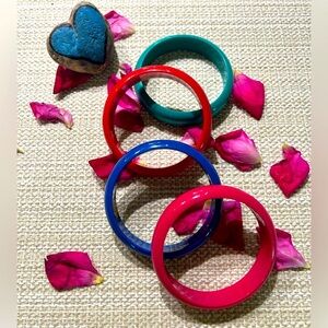 Set of 4 Vintage 60’s Lucite Made Hong Kong Bangle Bracelets Original Tags